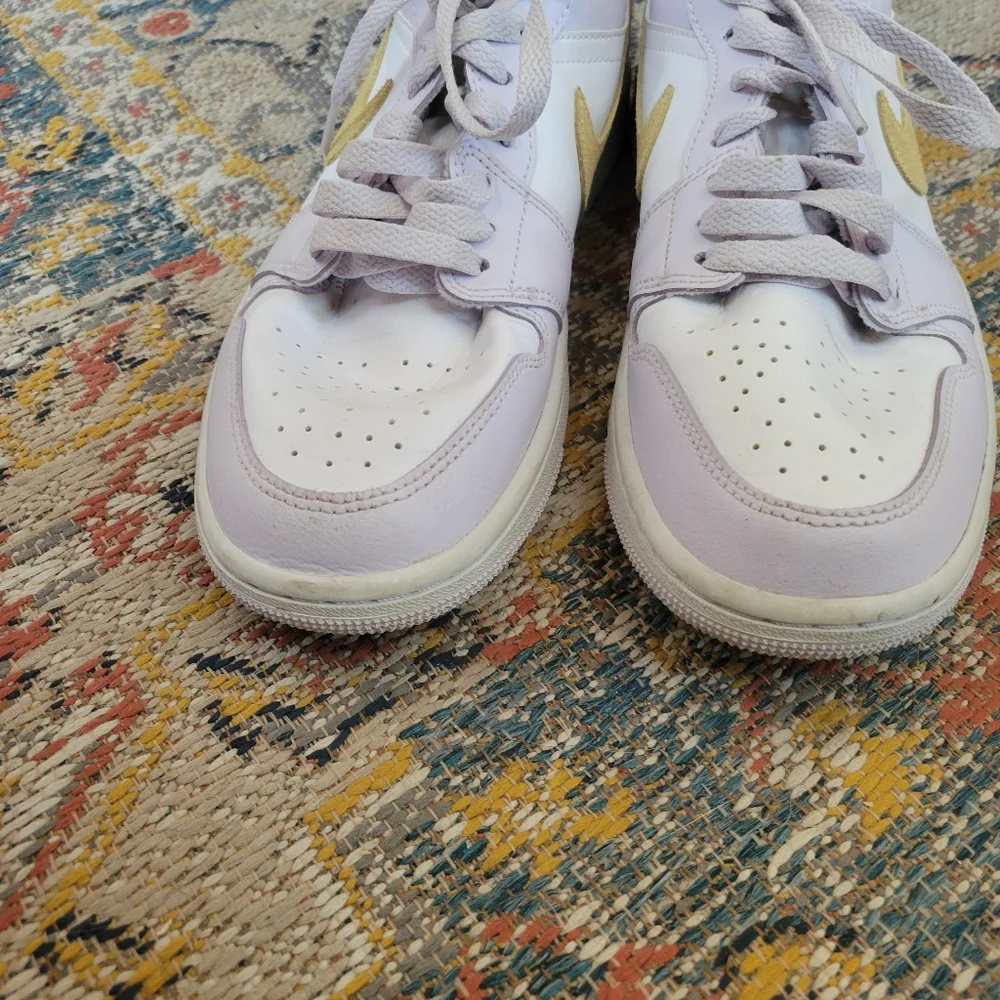 Air Jordan Nike 1 Low In Barely Grape